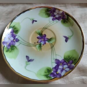 Takito Violet Saucer